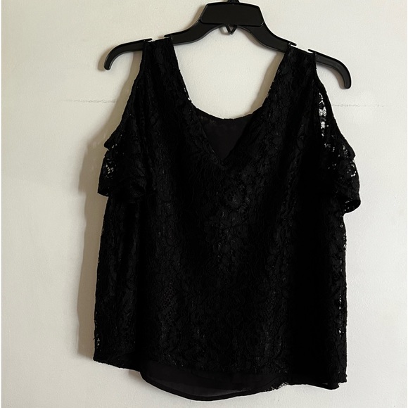 Black lace cold shoulder blouse - Picture 2 of 3